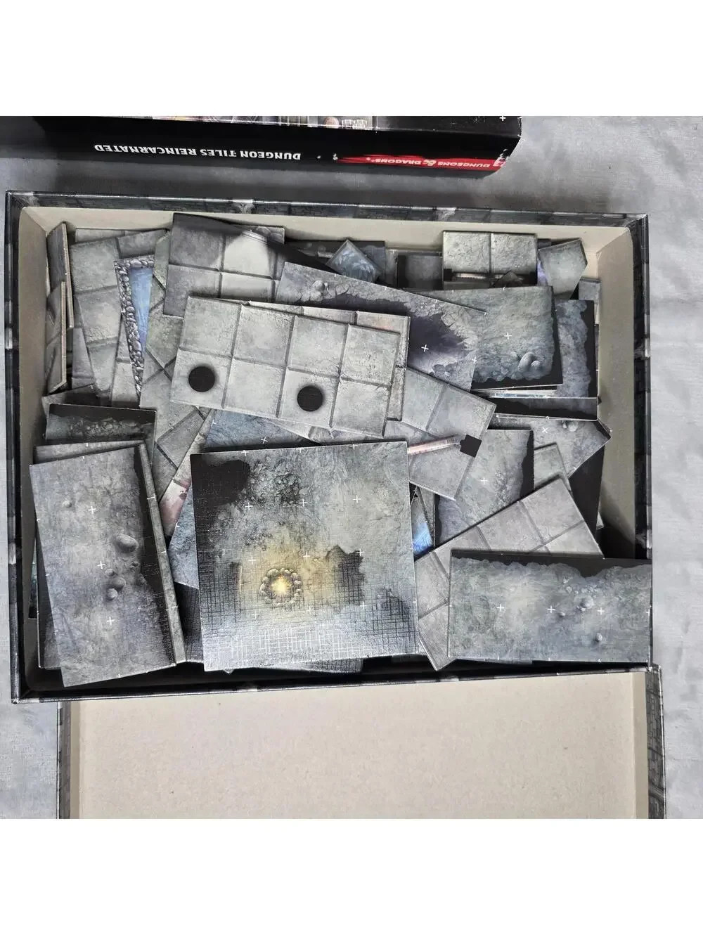 D&D Dungeon Tiles Reincarnated - Dungeon. Open Box